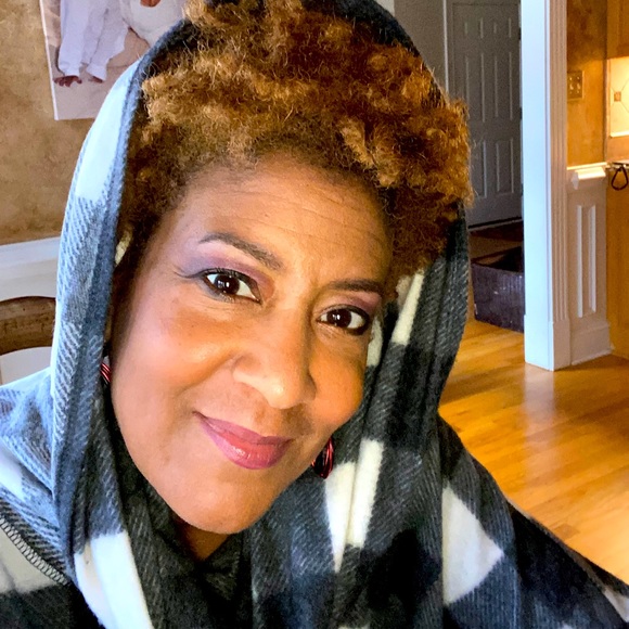 Meet your Posher, Donna - Picture 1 of 1